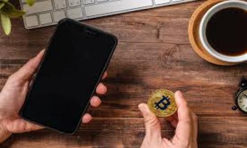内容
  TP钱包：为什么没有DApp功能？ / 

关键词
 guanjianci TP钱包,DApp,加密钱包,区块链技术 /guanjianci 

内容大纲
1. 引言
   - TP钱包简介
   - DApp的定义与重要性
   - 本文目的

2. TP钱包的功能与特点
   - 安全性
   - 便捷性
   - 界面友好性
   - 现有功能概述

3. 为什么TP钱包没有DApp功能？
   - 开发与维护的复杂性
   - 用户需求与市场分析
   - 资源配置与优先级

4. DApp的重要性
   - 在区块链生态中的作用
   - DApp与用户体验的关系
   - DApp的未来发展趋势

5. TP钱包未来的更新计划
   - 开发团队的愿景
   - 社区反馈与需求分析
   - 与其它钱包的比较

6. 使用TP钱包的用户体验
   - 实际用户案例分析
   - 用户对没有DApp的反馈
   - 未来期望

7. 结论
   - TP钱包的前景展望
   - DApp功能的可能性
   - 对用户的建议

详细内容

### 1. 引言

在加密货币的快速发展中，数字钱包作为用户存储和管理数字资产的重要工具，逐渐受到越来越多的关注。其中，TP钱包作为市场上的一款加密钱包，凭借其用户友好的界面和高安全性吸引了不少用户。然而，有一个问题让许多潜在用户感到困惑：TP钱包为什么没有DApp功能？

在深入探讨这一问题之前，我们首先需要了解TP钱包的基本信息及其现有功能，同时还要明白DApp的定义和在区块链生态系统中的重要性。

### 2. TP钱包的功能与特点

TP钱包是一个多功能的加密数字钱包，它支持多种主流的区块链资产。TP钱包的几个显著特点是其高安全性、便捷性以及友好的用户界面。下面是对这些特点的详细介绍：

- **安全性**：TP钱包采用了多重加密技术，确保用户资产的安全。同时，它支持私钥离线存储，降低了被黑客攻击的风险。
  
- **便捷性**：用户可以通过简单的操作实现币种的转账、接收及管理。即使是没有技术背景的用户，也能轻松上手。
  
- **界面友好性**：TP钱包的界面设计简洁直观，即便是初次接触数字钱包的用户，也能快速找到所需功能。

- **现有功能概述**：除了基本的收发币功能外，TP钱包还支持资产查询、交易记录查看等功能，但缺乏DApp支持。

### 3. 为什么TP钱包没有DApp功能？

DApp（去中心化应用）的重要性不言而喻，它们为用户提供了一种与区块链直接交互的方式，能够实现智能合约等复杂操作。然而，TP钱包并未整合DApp功能，这背后有几个原因：

- **开发与维护的复杂性**：DApp的开发需要涉及不少技术领域，尤其是智能合约的编写与安全性验证等，这对钱包的开发团队提出了更高的要求。

- **用户需求与市场分析**：开发团队在做决策时通常会考虑市场需求，当前用户对DApp的需求可能并不是非常迫切，TP钱包选择聚焦于现有功能。

- **资源配置与优先级**：开发团队的资源是有限的，他们需要在各种功能中进行权衡取舍，可能出于战略考虑而将DApp的开发置于次要位置。

### 4. DApp的重要性

DApp在区块链生态系统中扮演着至关重要的角色，下面我们进一步探讨DApp的重要性：

- **在区块链生态中的作用**：DApp作为去中心化的应用程序，能够应用于众多领域，包括金融、游戏、社交等，推动区块链技术的发展。

- **DApp与用户体验的关系**：用户通过DApp能够以更为直观和简单的方式与区块链进行交互，而这恰恰是吸引用户的重要因素。

- **DApp的未来发展趋势**：随着区块链技术的不断成熟，DApp的使用场景将越来越广泛，未来可能会成为数字经济的核心组成部分。

### 5. TP钱包未来的更新计划

针对用户对TP钱包的反馈，开发团队也在酝酿一些更新计划：

- **开发团队的愿景**：开发团队希望能够逐步完善TP钱包的功能，使之成为一个综合的加密资产管理工具。

- **社区反馈与需求分析**：开发团队十分重视用户社区的声音，将持续进行用户需求调查，以便为下一步发展提供数据依据。

- **与其他钱包的比较**：TP钱包需要在与其他支持DApp功能的钱包竞争中寻找自己的差异化优势。

### 6. 使用TP钱包的用户体验

在了解用户的实际体验时，我们发现了一些使用TP钱包的典型案例：

- **实际用户案例分析**：很多用户表示TP钱包的简洁操作和安全性是他们选择这款钱包的主要原因，也有用户对缺乏DApp功能提出了一些意见。

- **用户对没有DApp的反馈**：一些用户希望能够通过TP钱包直接接入DApp，进行更多互动和尝试。

- **未来期望**：用户普遍对TP钱包的未来发展持乐观态度，期待其能够尽快整合DApp的功能。

### 7. 结论

总的来说，TP钱包作为一款优秀的加密钱包，在市场上拥有良好的用户基础。但由于技术复杂性和市场需求，现阶段并没有集成DApp功能。在未来，开发团队可以考虑用户的反馈，逐步完善TP钱包功能，尤其是整合DApp的可能性。对于用户而言，选择合适的钱包管理自己的数字资产仍然是最为重要的。

随着区块链技术的不断发展，TP钱包是否会加入DApp功能，还有待进一步观察。

相关问题思考

1. DApp是什么，如何与传统应用程序不同？
2. TP钱包的安全性如何，用户应该注意什么？
3. 为什么用户需要选择支持DApp的钱包？
4. TP钱包的市场占有率如何，未来的发展趋势是什么？
5. 用户如何确保数字资产的安全？
6. 未来TP钱包是否会开发DApp功能，可能的时间线如何？
7. 用户在选择数字钱包时应考虑哪些因素？

以上为相关问题的提纲。每个问题的详细介绍将结合实际案例和市场分析，以便深入探讨每个问题的关键点。